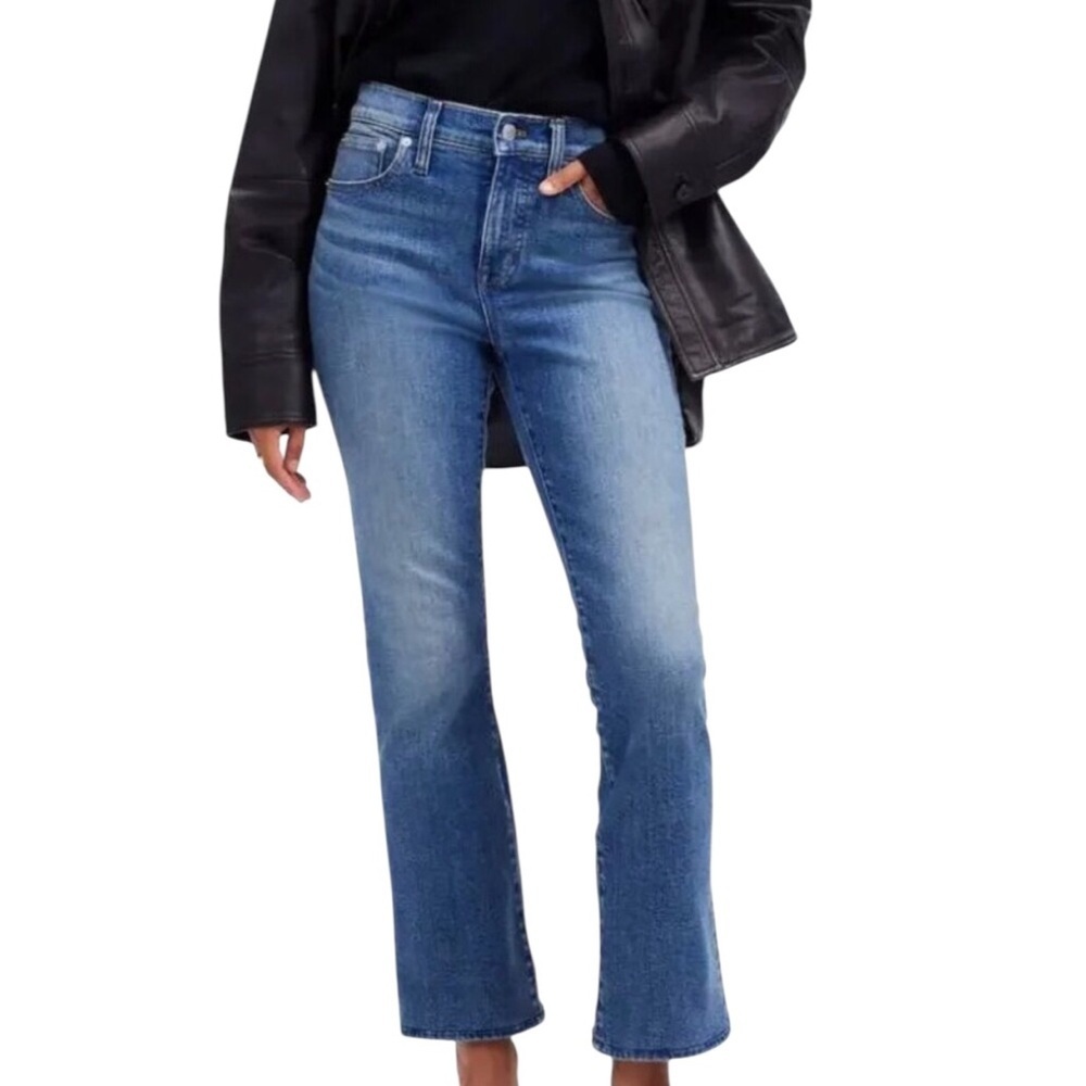 MADEWELL Mid Rise Kick Out Crop Jeans in Oneida Wash Size 26 Medium Wash